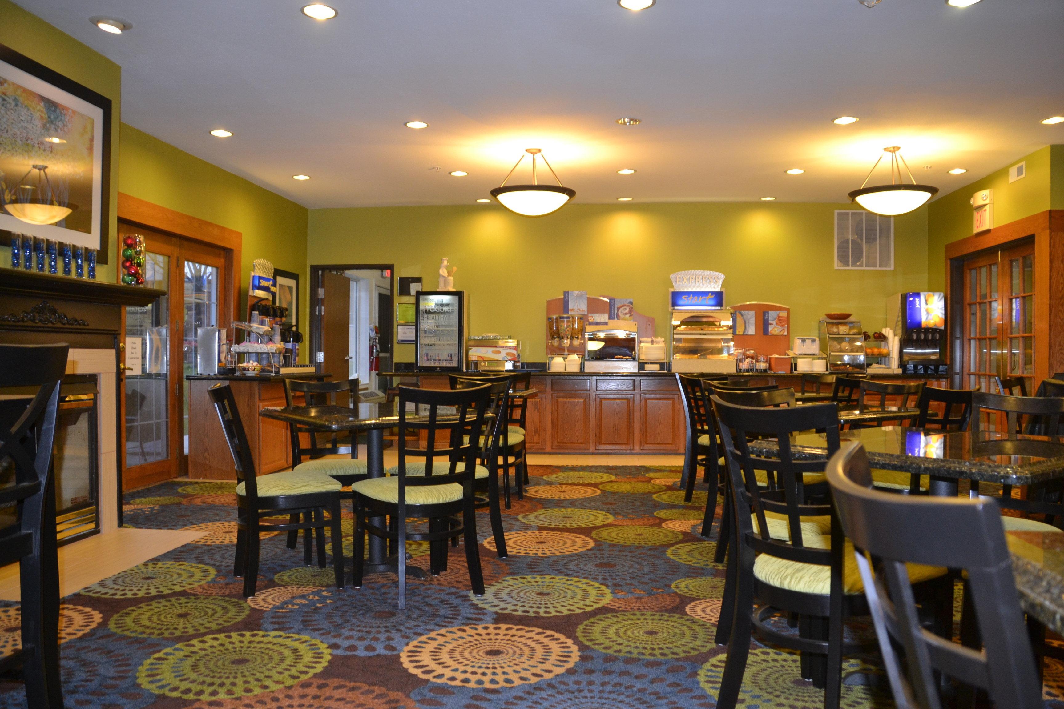 Holiday Inn Express Hotel & Suites Bloomington-Normal University Area By Ihg Exteriör bild