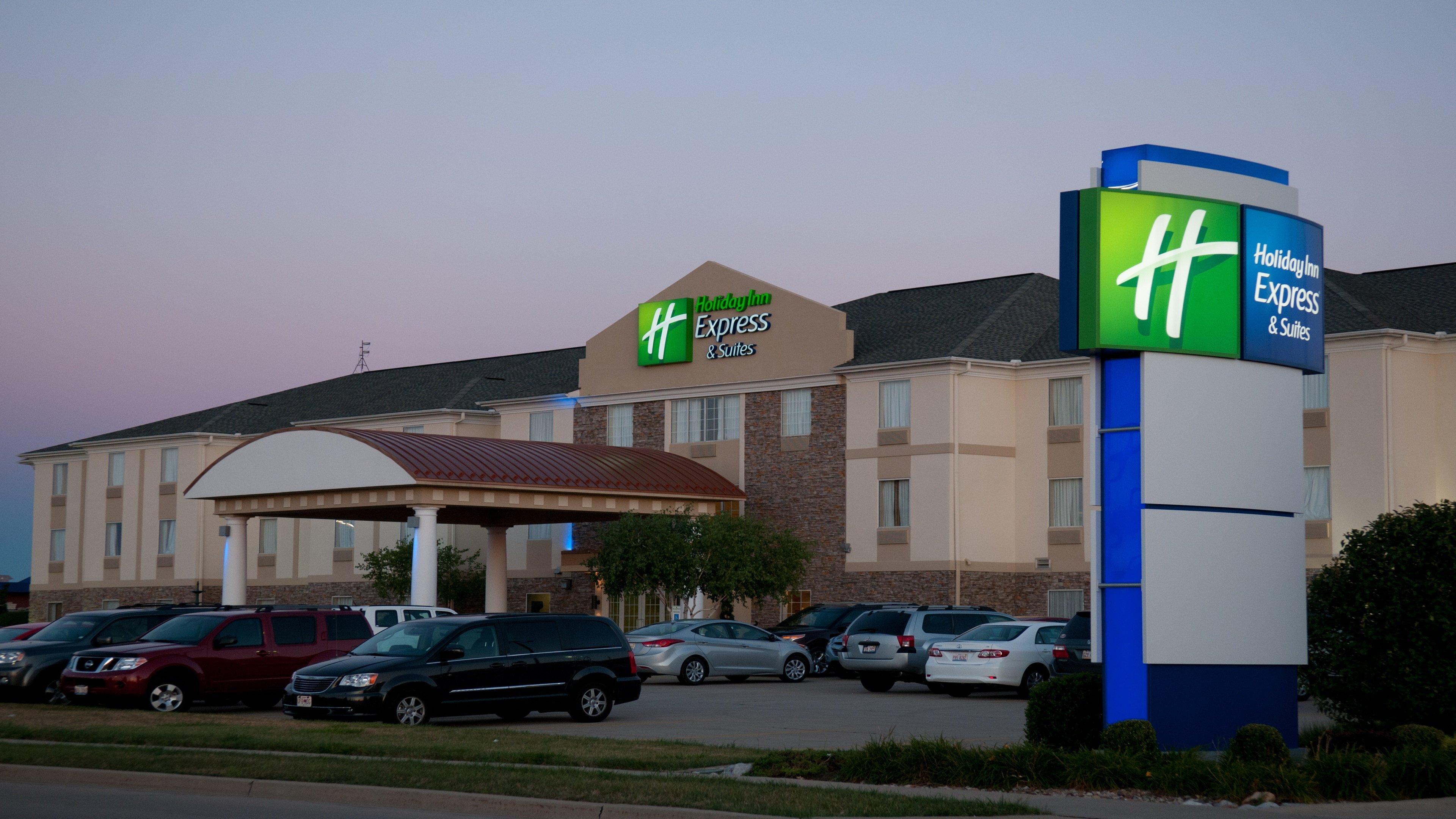 Holiday Inn Express Hotel & Suites Bloomington-Normal University Area By Ihg Exteriör bild