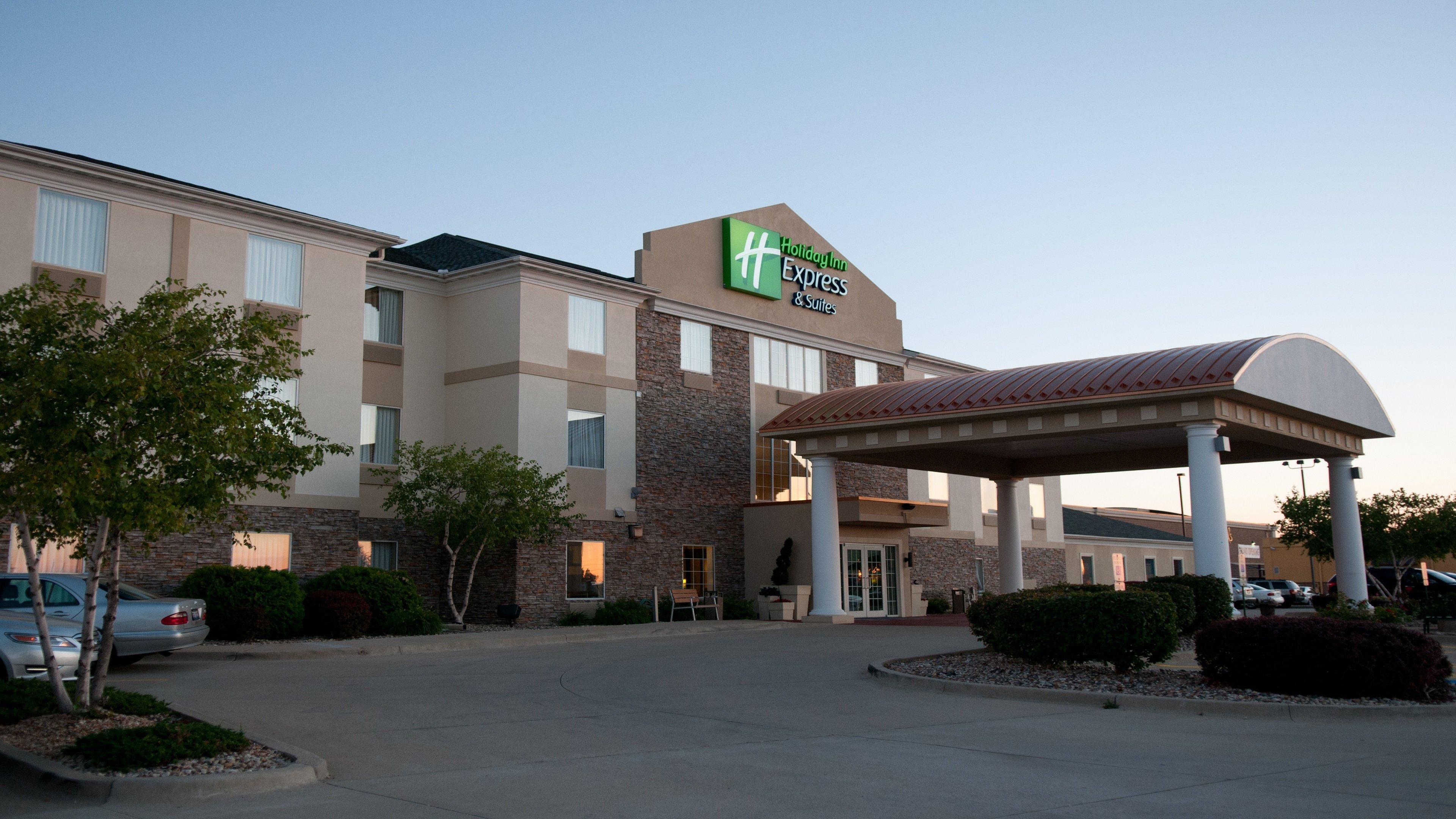 Holiday Inn Express Hotel & Suites Bloomington-Normal University Area By Ihg Exteriör bild