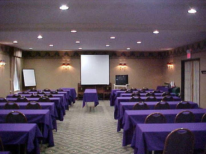Holiday Inn Express Hotel & Suites Bloomington-Normal University Area By Ihg Exteriör bild